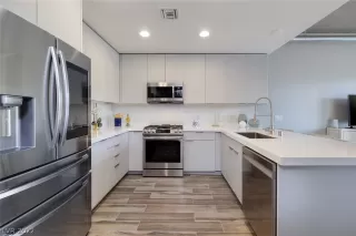 Photo #2: 2450668 Listing