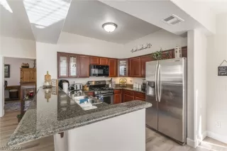 Photo #3: 2450682 Listing