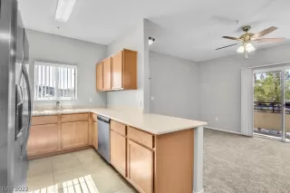 Photo #5: 2450690 Listing 