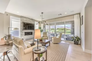 Photo #4: 2450694 Listing