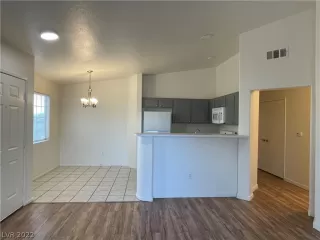 Photo #2: 2450728 Listing 