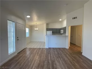 Photo #4: 2450728 Listing 