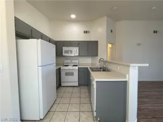 Photo #5: 2450728 Listing 