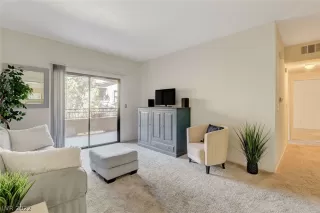 Photo #4: 2450736 Listing 
