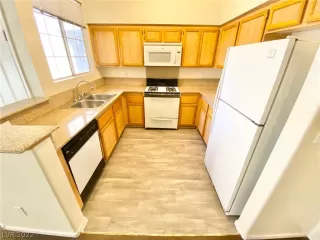 Photo #1: 2450755 Listing 