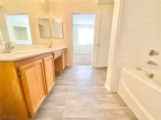 Photo #6: 2450755 Listing 