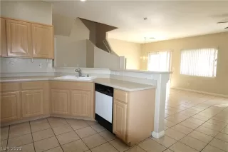 Photo #3: 2450763 Listing 