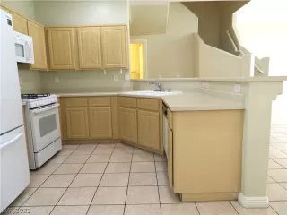 Photo #4: 2450763 Listing 