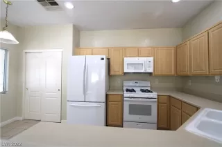 Photo #6: 2450763 Listing 