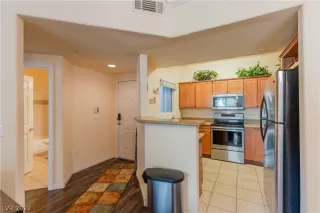 Photo #2: 2450774 Listing 