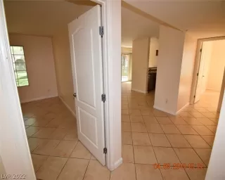 Photo #3: 2450782 Listing