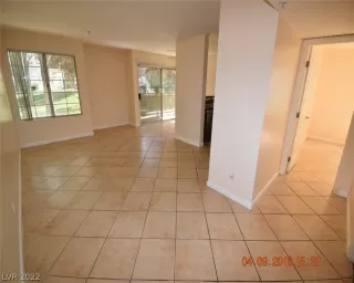 Photo #4: 2450782 Listing