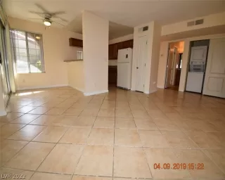 Photo #5: 2450782 Listing