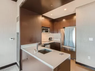 Photo #5: 2450783 Listing