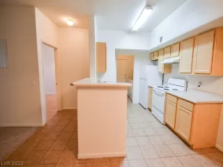 Photo #4: 2450797 Listing 