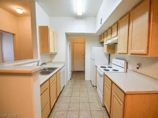 Photo #5: 2450797 Listing 