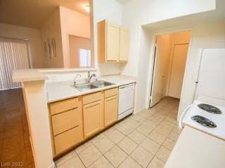 Photo #6: 2450797 Listing 