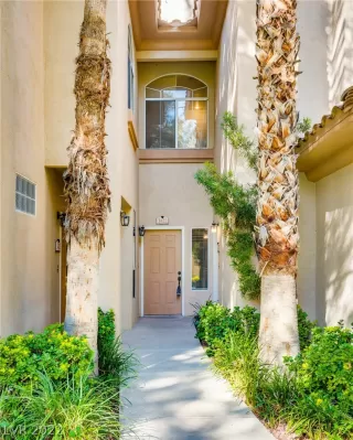 Photo #5: 2450809 Listing 