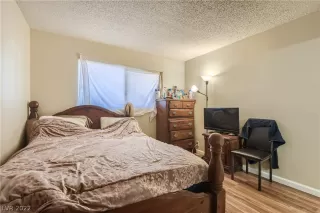 Photo #4: 2450826 Listing