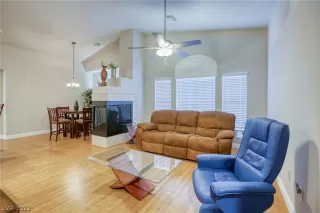 Photo #3: 2450829 Listing