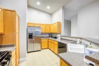 Photo #5: 2450829 Listing