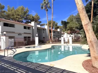 Photo #1: 2450837 Listing 