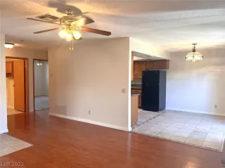 Photo #4: 2450837 Listing 