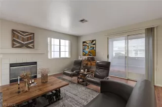 Photo #3: 2450853 Listing