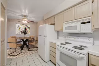 Photo #6: 2450853 Listing