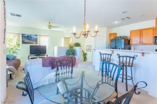 Photo #3: 2450878 Listing 