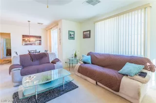 Photo #5: 2450878 Listing 