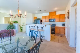 Photo #6: 2450878 Listing 