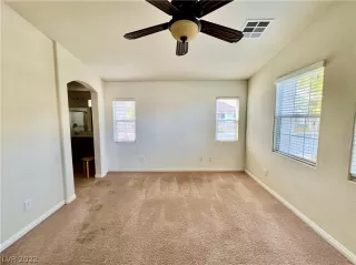 Photo #6: 2450893 Listing