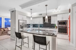 Photo #6: 2450913 Listing 