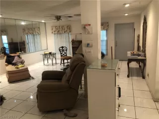 Photo #3: 2450923 Listing 