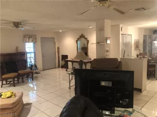 Photo #4: 2450923 Listing 