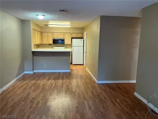 Photo #2: 2450928 Listing