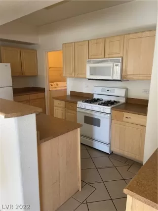 Photo #1: 2450929 Listing