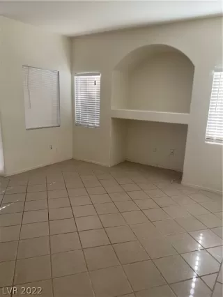 Photo #2: 2450929 Listing