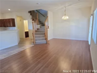 Photo #2: 2450957 Listing 