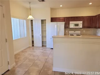 Photo #4: 2450957 Listing 