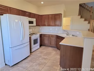 Photo #5: 2450957 Listing 