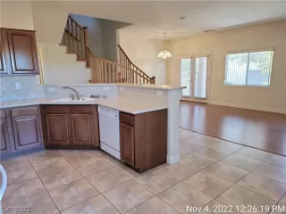Photo #6: 2450957 Listing 