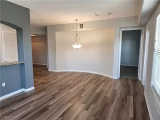 Photo #5: 2451000 Listing