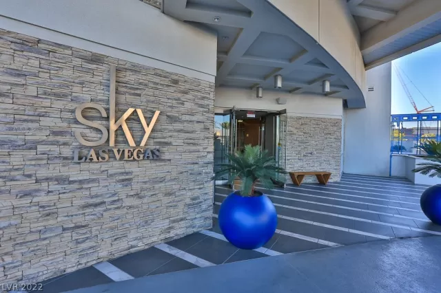 MLS: 2451020 Condo For Sale