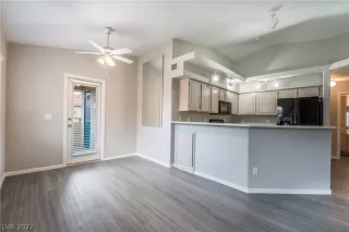 Photo #5: 2451074 Listing 