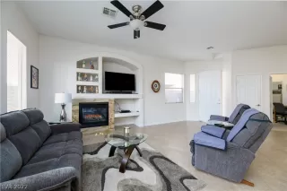 Photo #6: 2451100 Listing