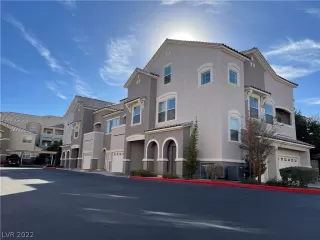 Photo #1: 2451101 Listing 