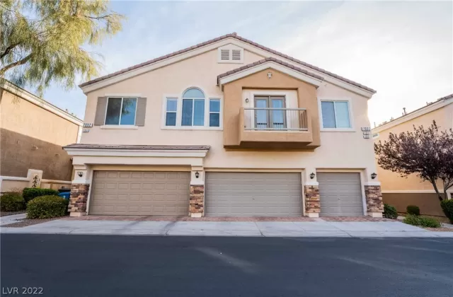 MLS: 2451111 Condo For Sale