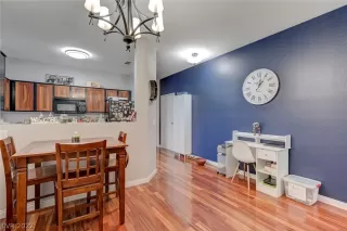 Photo #4: 2451148 Listing